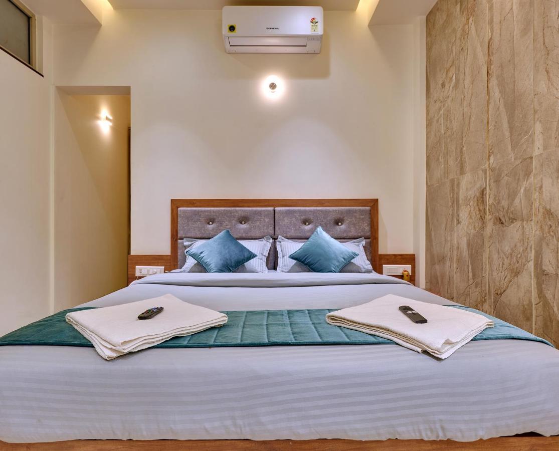 Hotel Swamini Kolhapur Exteriör bild
