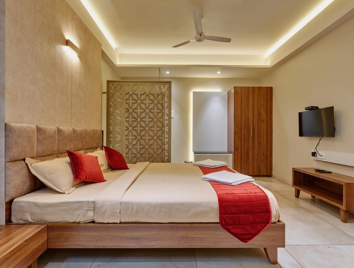 Hotel Swamini Kolhapur Exteriör bild